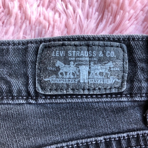 Levi's Black Women's Bermuda Shorts - Picture 4 of 6